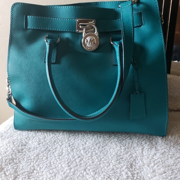 Michael Kors unique beautiful color like new bag. - Picture 2 of 10